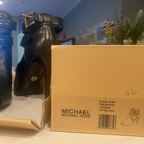 Michael Kors Blaze Open Toe Bootie Black Leather Sz 9.5 - Picture 4 of 6